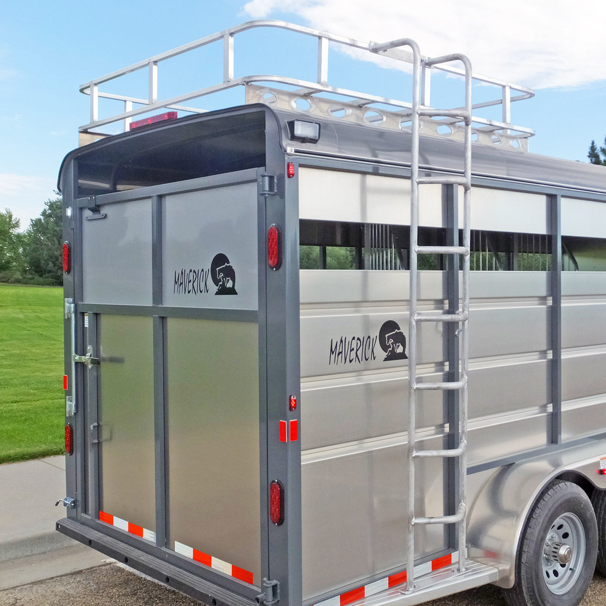Aluminum Hay Rack for Maverick & Royal T Horse Trailers - view 2