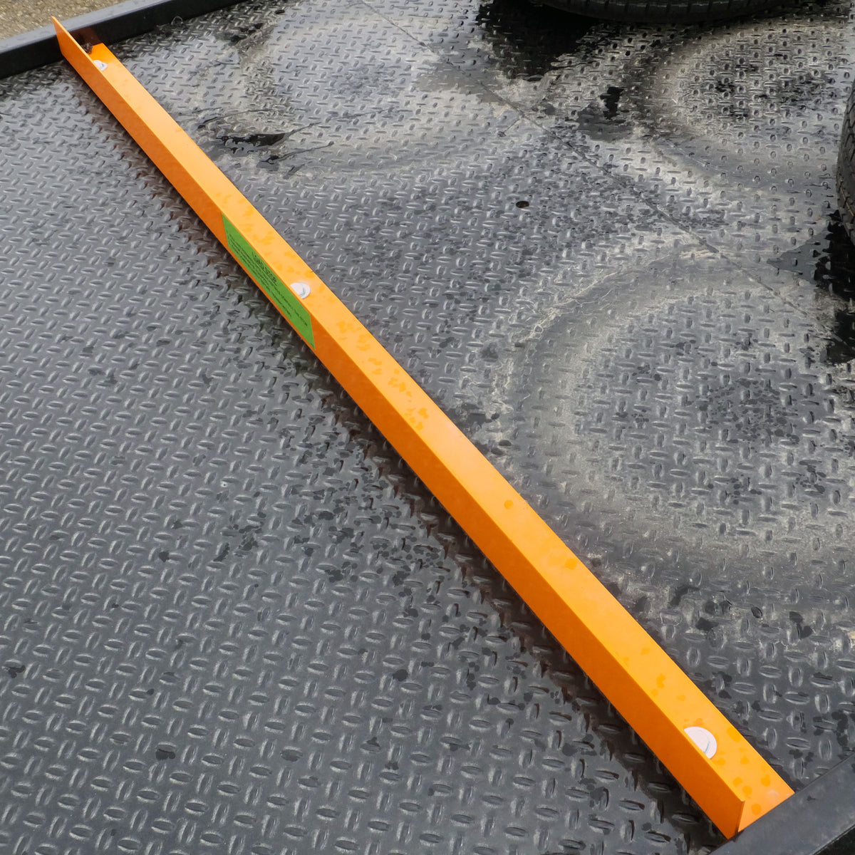 Orange Stop Angle Bar for Home Depot Flatbeds
