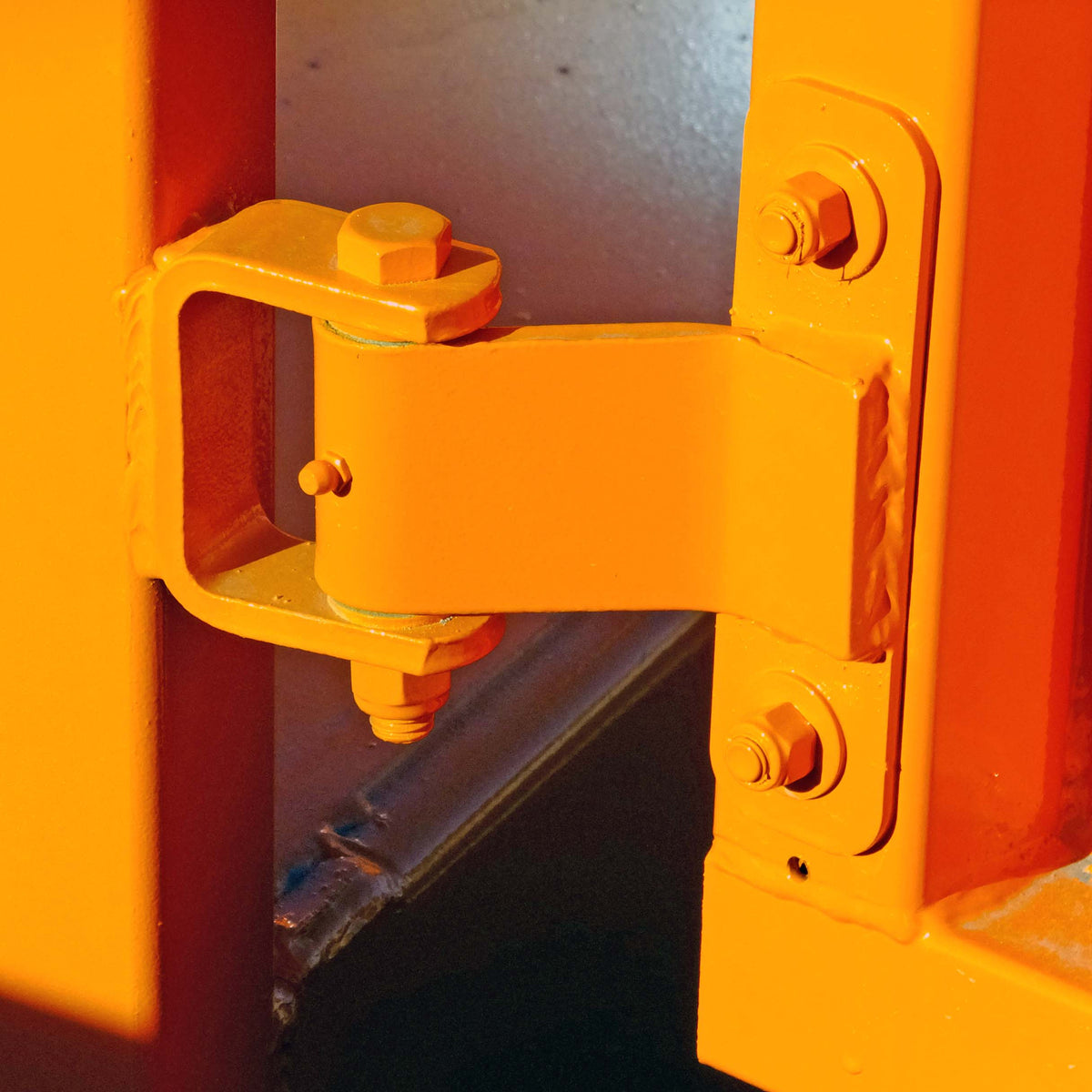 Hinge, Formed Steel Strap with Grease Zerk & Bolt-On Door Bracket - view 3