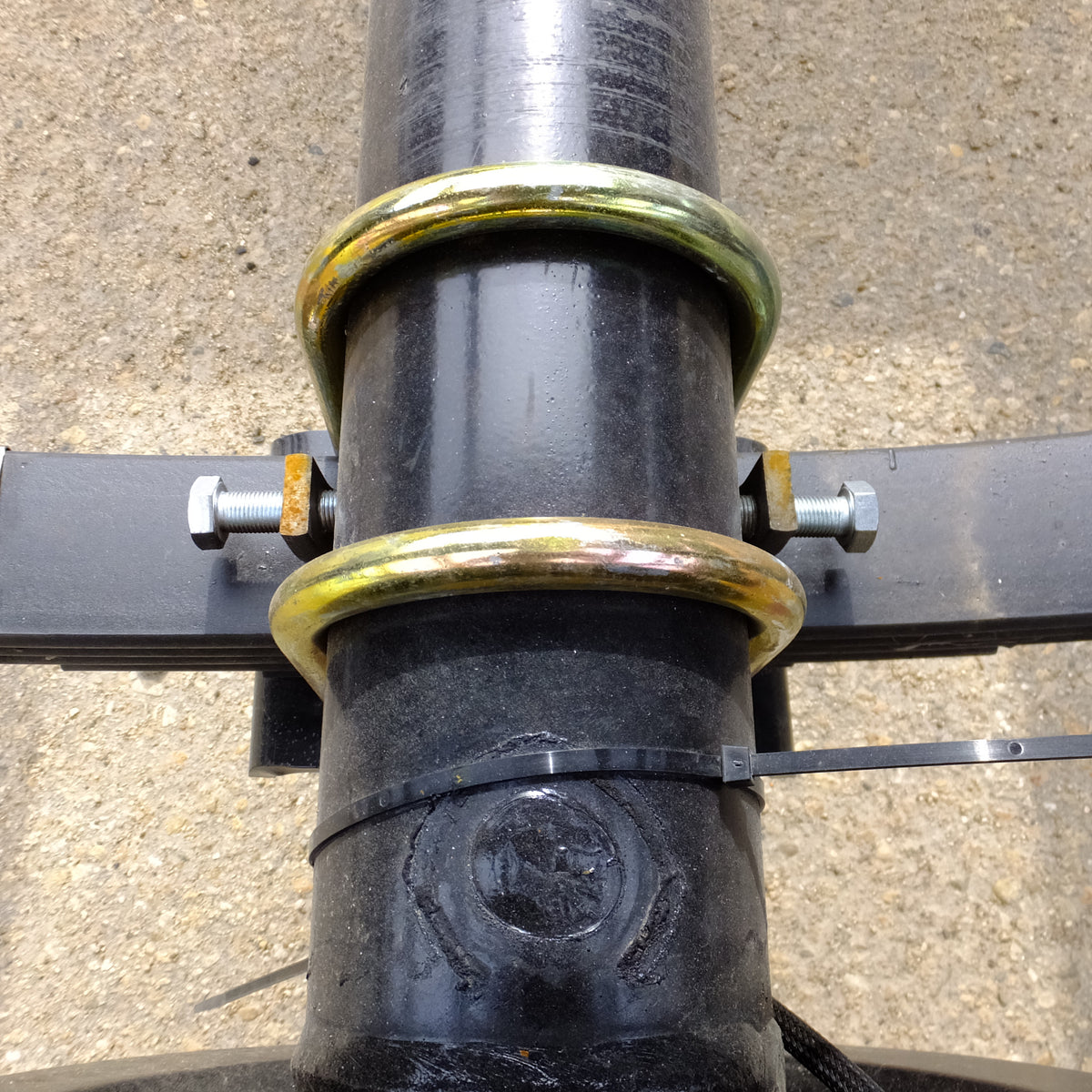 Leaf Spring Alignment Bracket for 4-5" Tubes - view 2